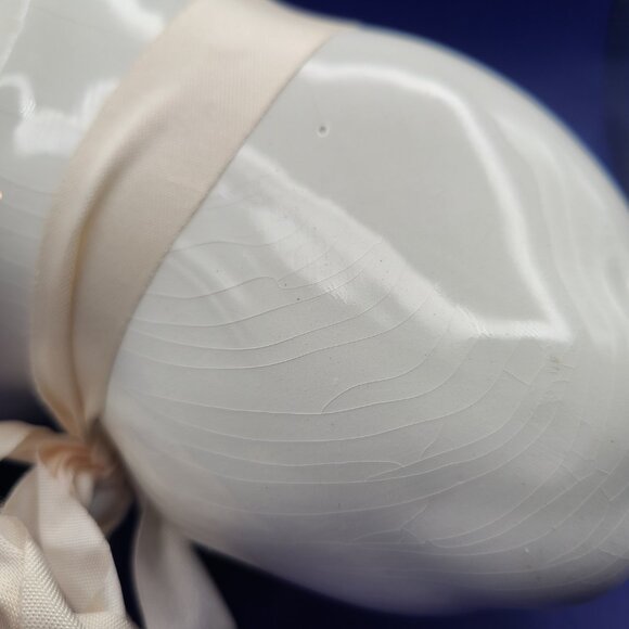 Vintage ELPA Alcobaca White Ceramic Crouching Cat Figurine Statue Blue Glass Eye - Picture 9 of 12